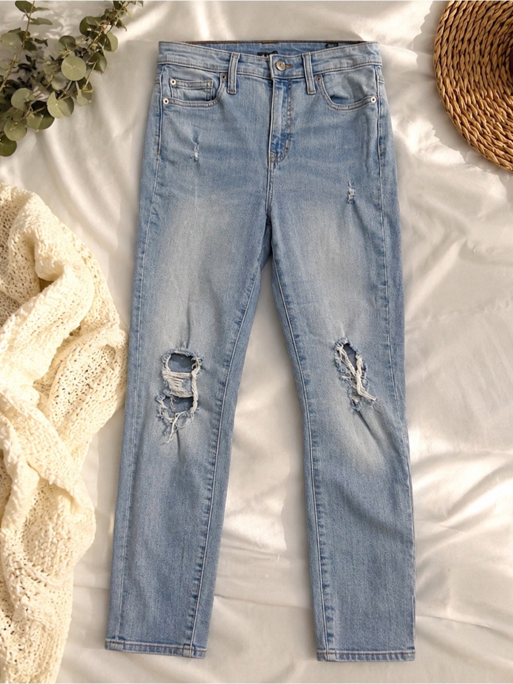 Gap distressed high rise legging